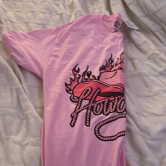 Hot Topic Tee - Picture 2 of 2